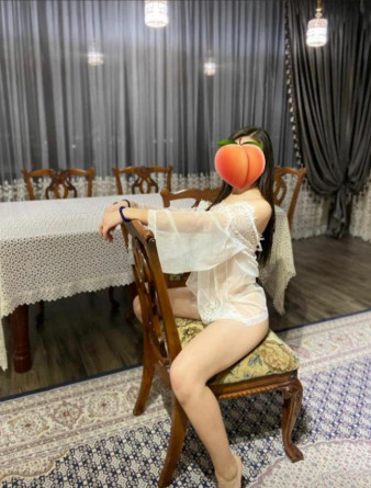 Talabalar siyishmoqda Tajribasiz yoshlarning birinchi jinsiy aloqasi