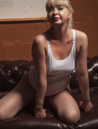 Девушка массажистка Ирина, салон Ирина