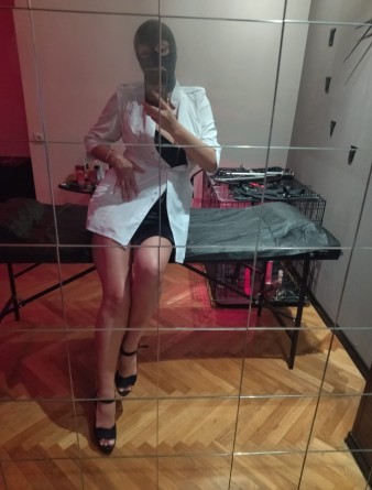 Девушка массажистка Мадам, салон Мадам