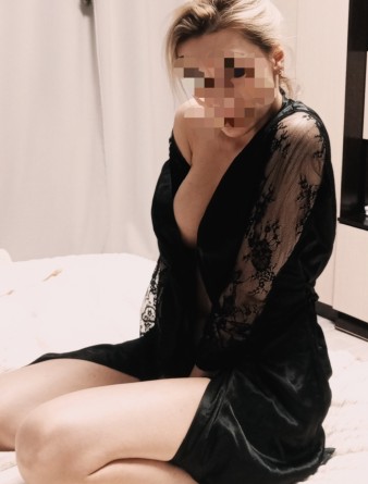 Девушка массажистка Марина, салон Марина