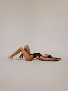 Девушка массажистка Божена, салон Podium