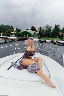 Девушка массажистка Варя, салон Магия тела