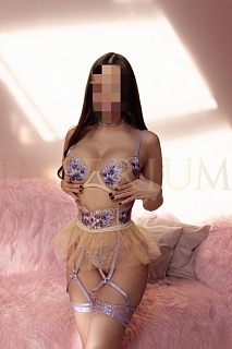 Девушка массажистка Жасмин, салон Imperium