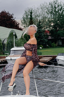 Девушка массажистка Варя, салон Магия тела