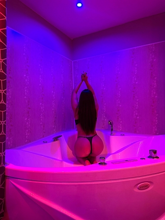 Девушка массажистка Кристина, салон Magic-Spa