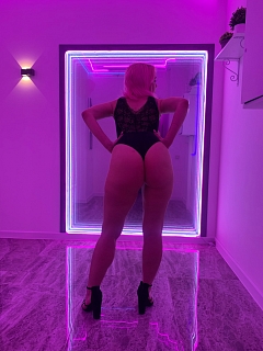 Девушка массажистка Марлена, салон Moments Девушка массажистка Марлена, салон Moments