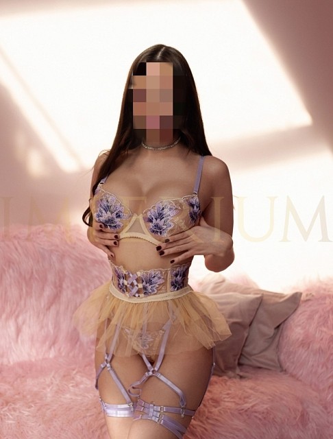 Девушка массажистка Жасмин, салон Imperium