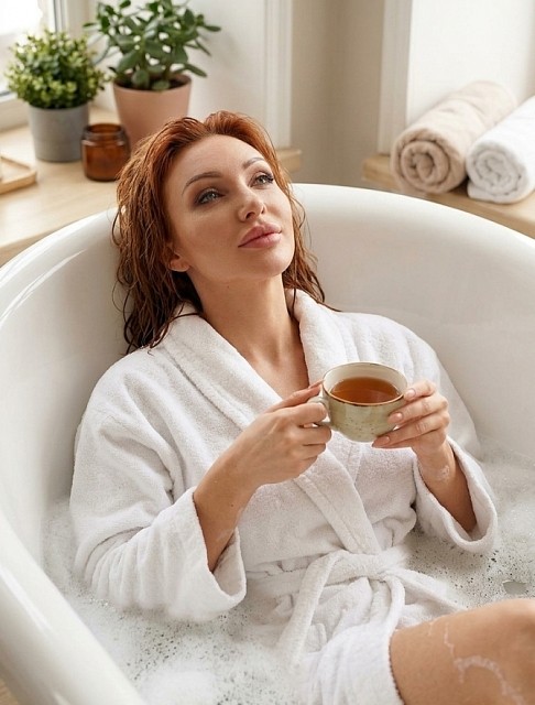 Девушка массажистка Лера, салон RelaxEro