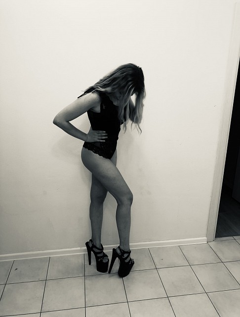 Девушка массажистка Лена, салон Chili